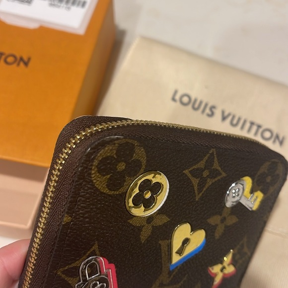 Louis Vuitton Zippy Wallet - Picture 4 of 7